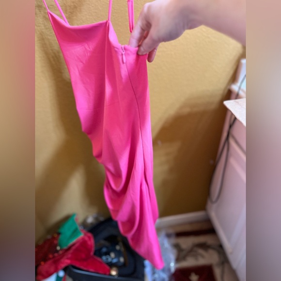 Lovers & Friends Mara dress sz small in pink. NWOT. Pristine condition - Picture 9 of 9